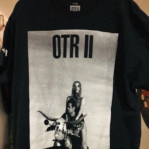 Beyoncé. On the run tour 2 t shirt. Size xl.